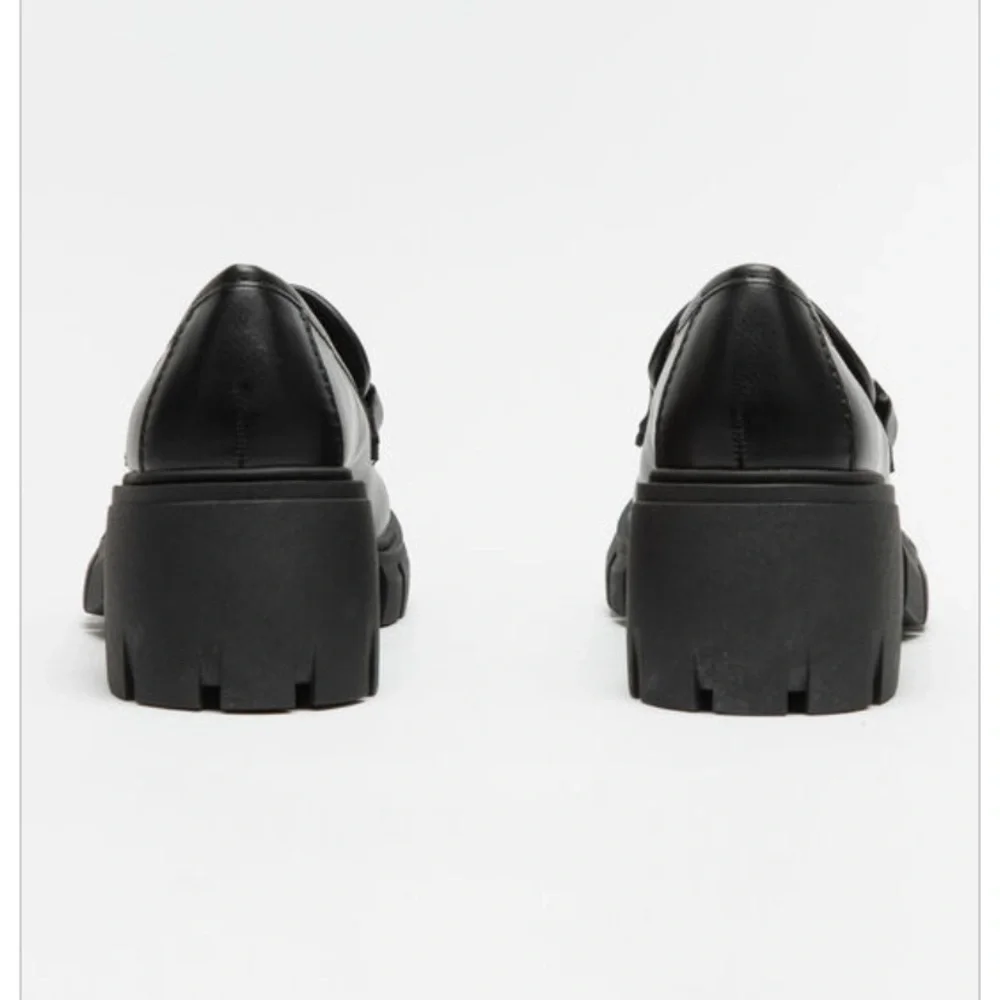 Madden Girl Black Chunky Chain Platform Loafers